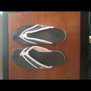 Adidas Flip flips